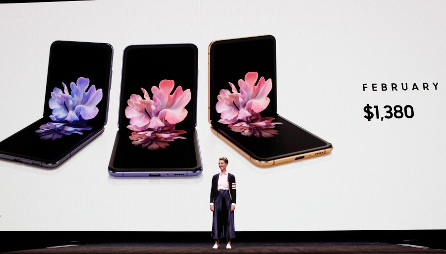 Samsung's Galaxy Z Flip picture