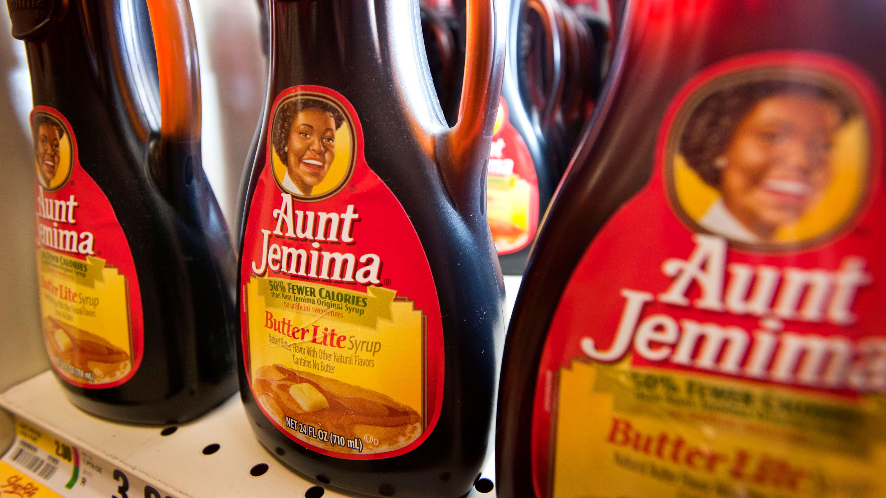 Picture of Aunt Jemima syrup bottles