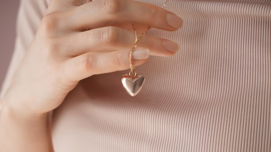 Adobe Stock / Best Mother's Day necklace to buy your jewelry-loving mom